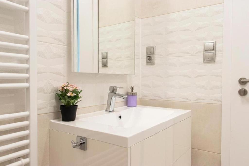 Revay 20 Suites By Corall Budapest Eksteriør bilde
