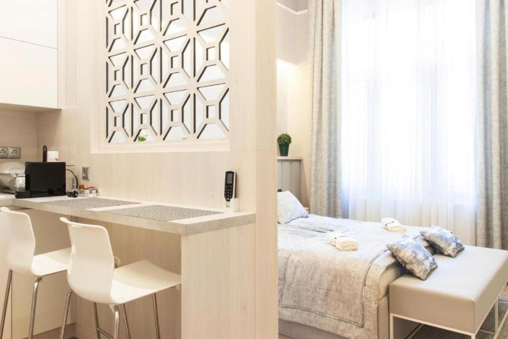 Revay 20 Suites By Corall Budapest Eksteriør bilde