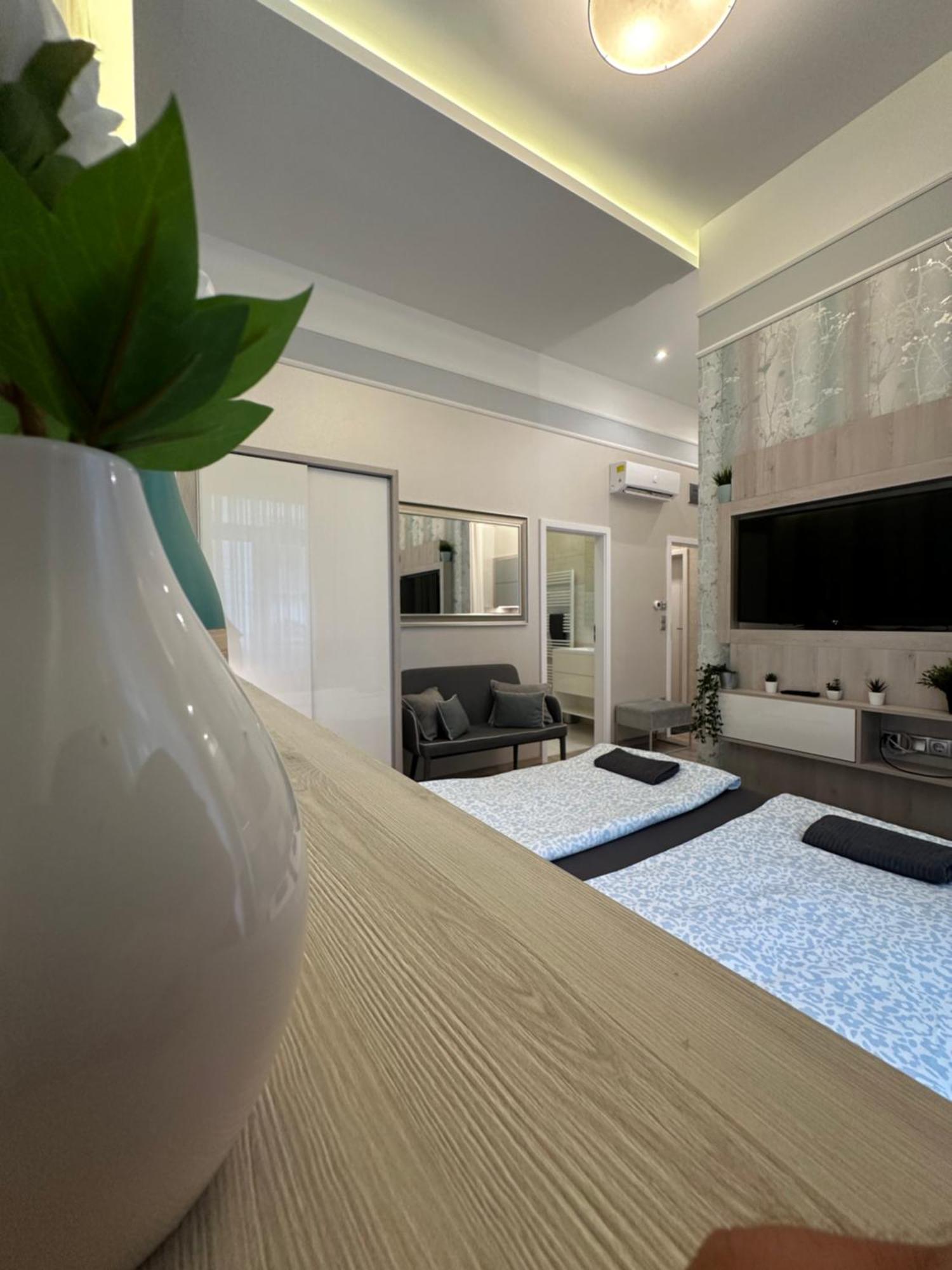 Revay 20 Suites By Corall Budapest Eksteriør bilde